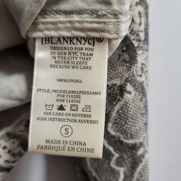 Blank NYC Lightweight Snake Moto Crop Lyocell Jacket Size Small - Picture 6 of 8